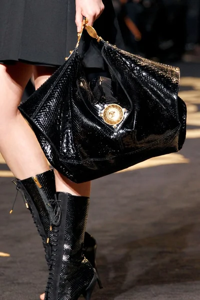 Look 25